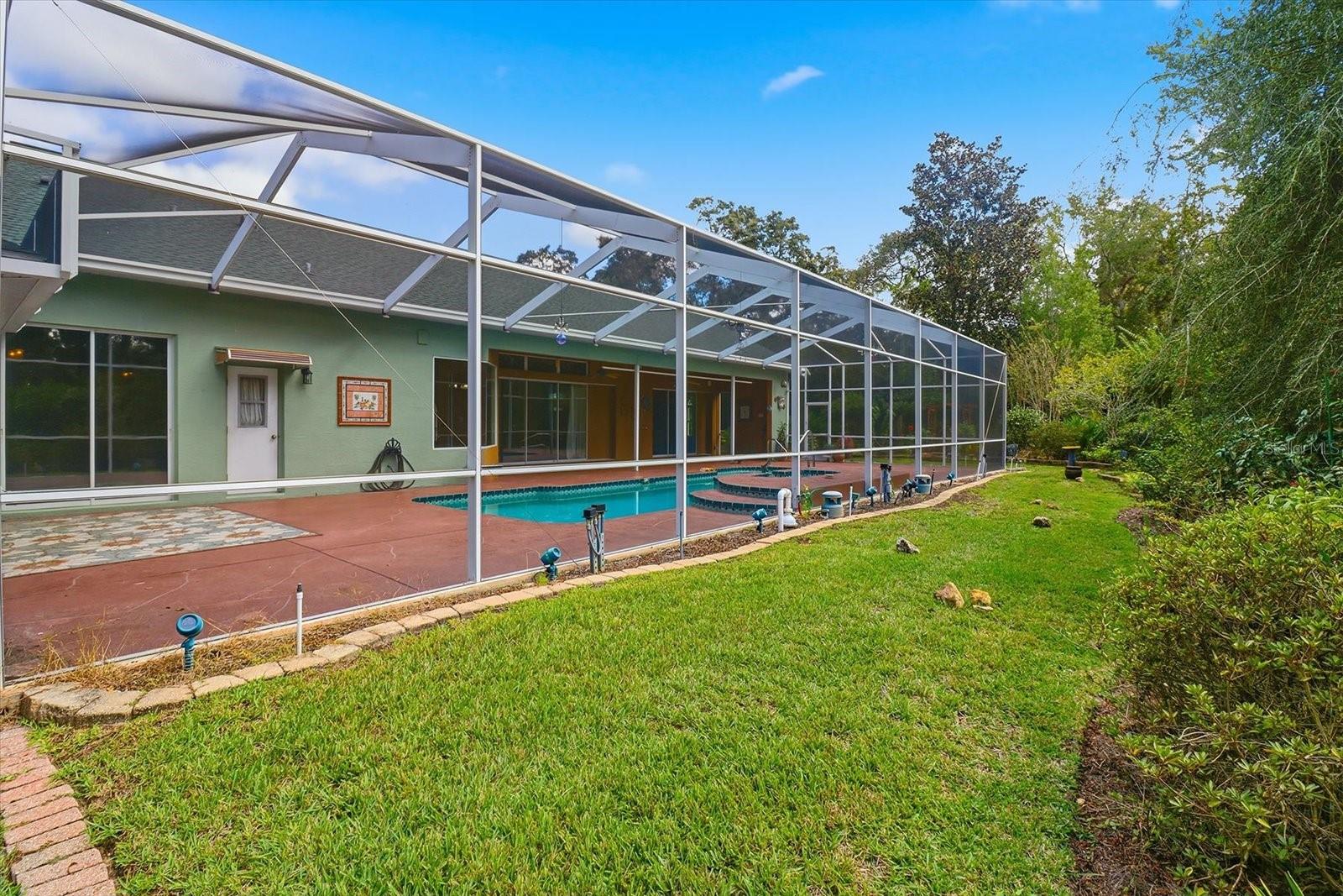 Image 39 of 48 For 24 Livingstone Daisy Court 12