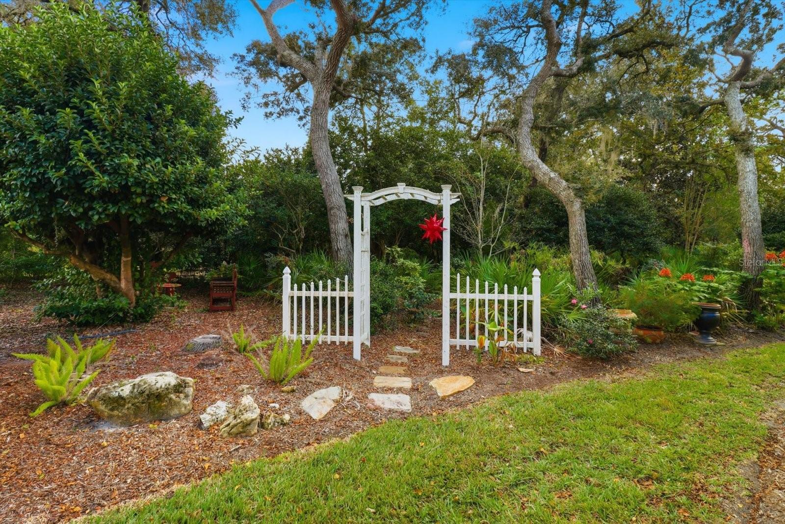 Image 44 of 48 For 24 Livingstone Daisy Court 12