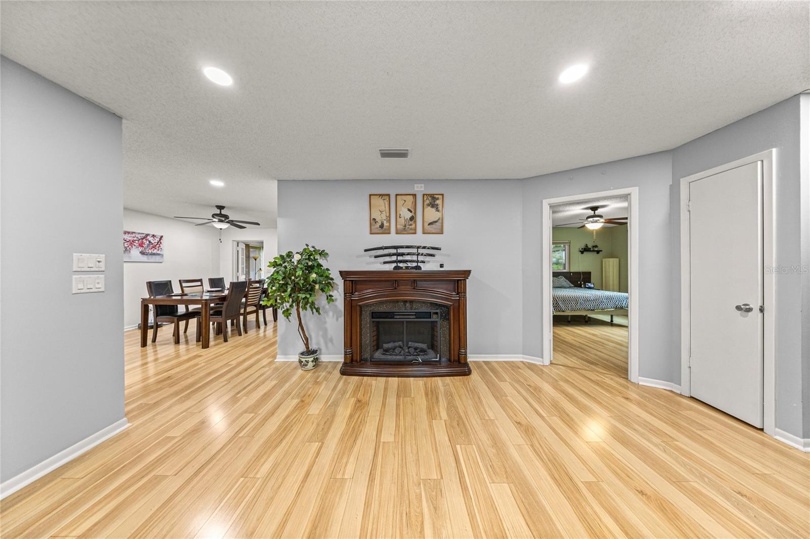 Image 15 of 30 For 8877 96th Street D