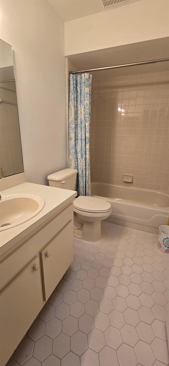 Image 11 of 13 For 1020 30th Avenue 101