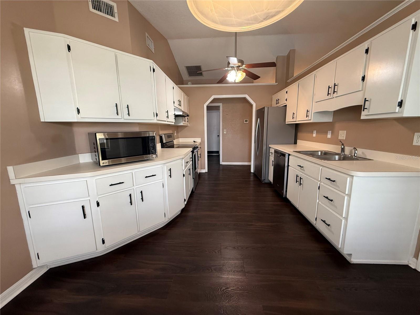 Image 5 of 22 For 10805 44th Terrace