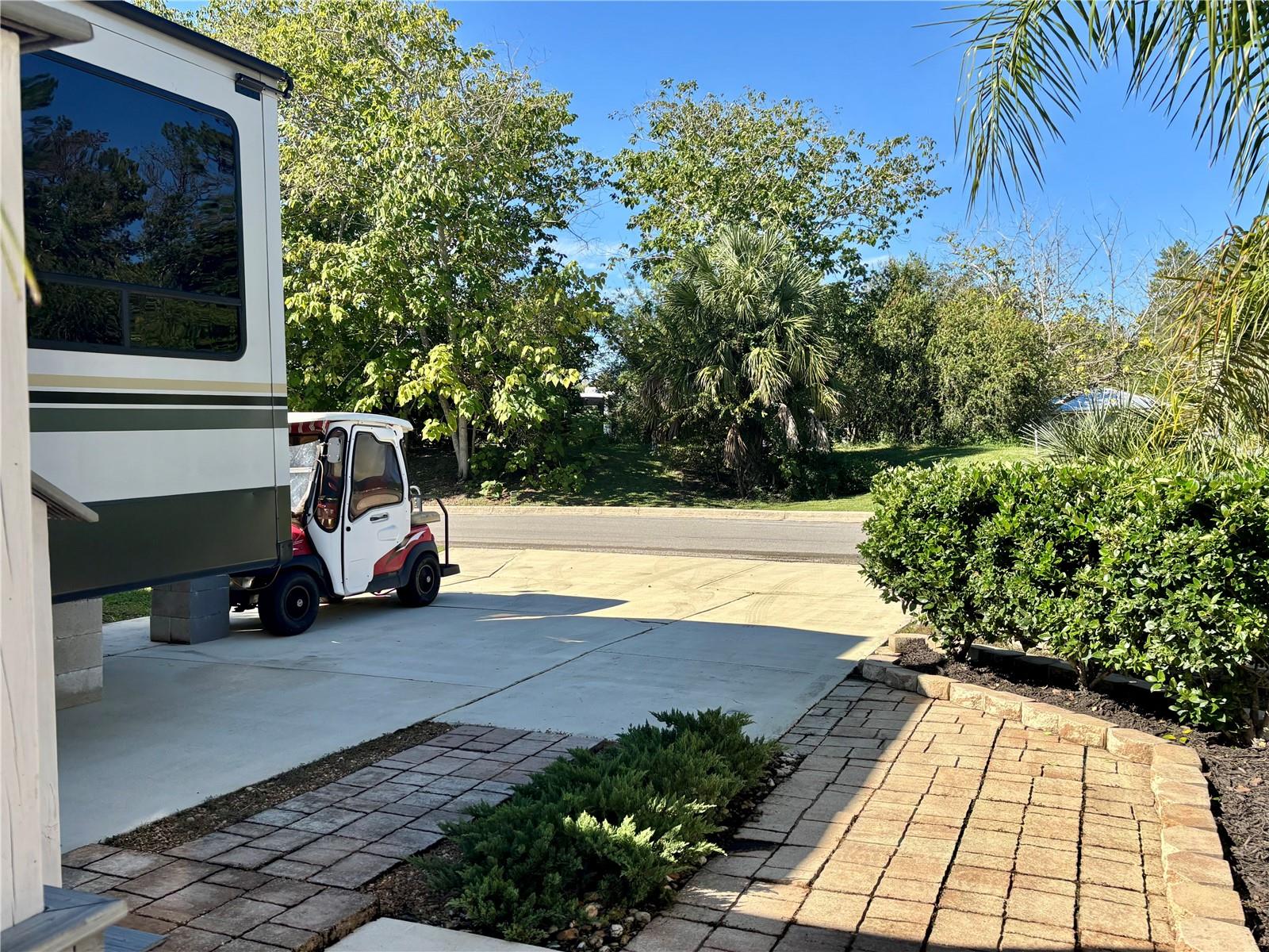 Image 11 of 36 For 3259 102nd Avenue Road