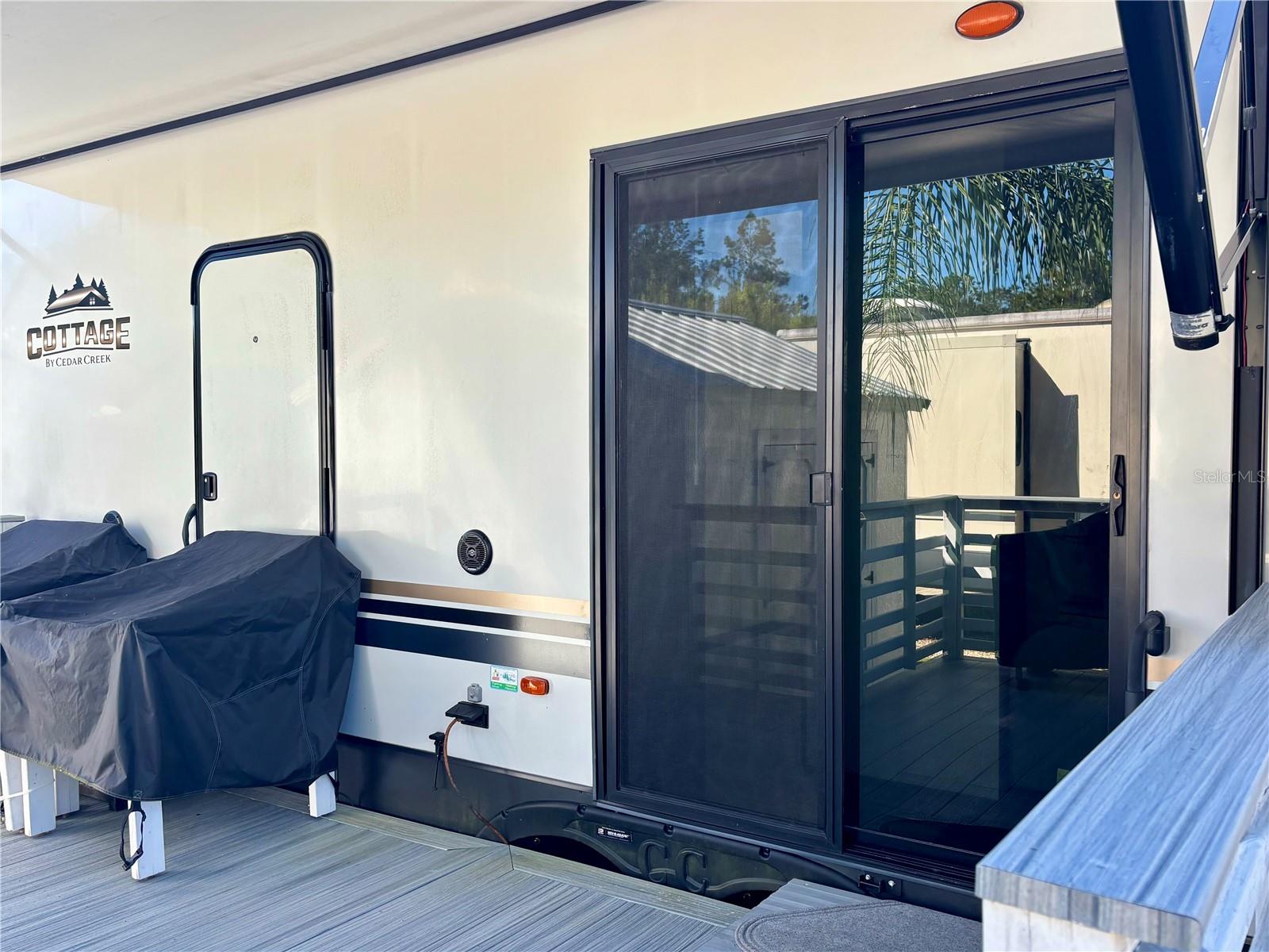 Image 14 of 36 For 3259 102nd Avenue Road