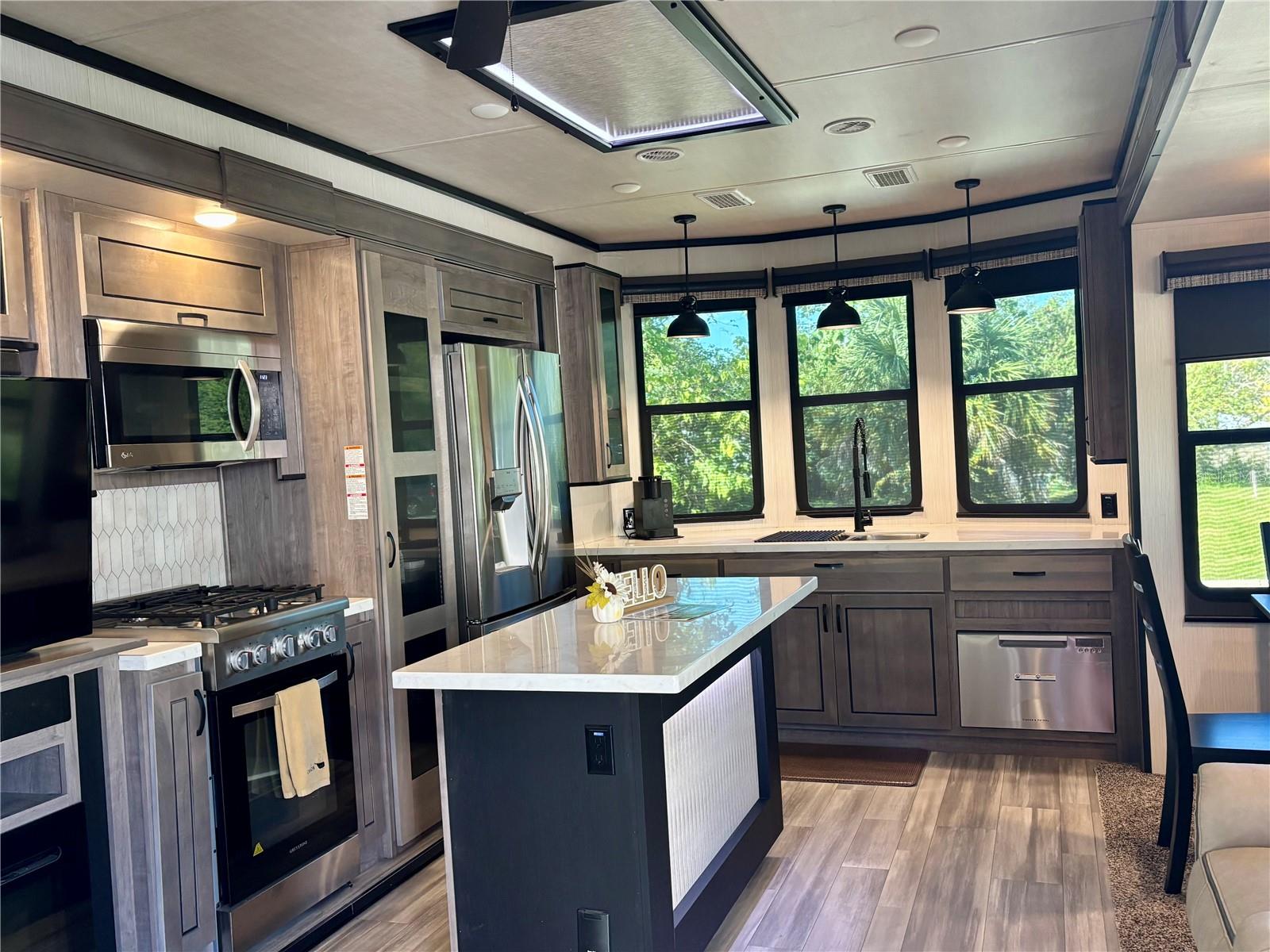 Image 15 of 36 For 3259 102nd Avenue Road