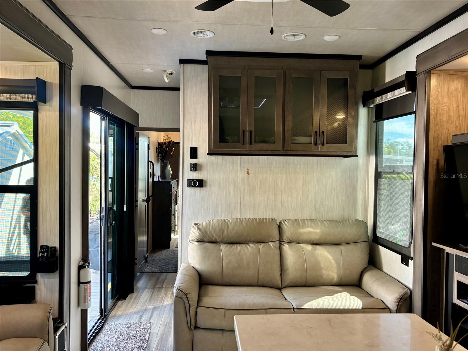 Image 21 of 36 For 3259 102nd Avenue Road