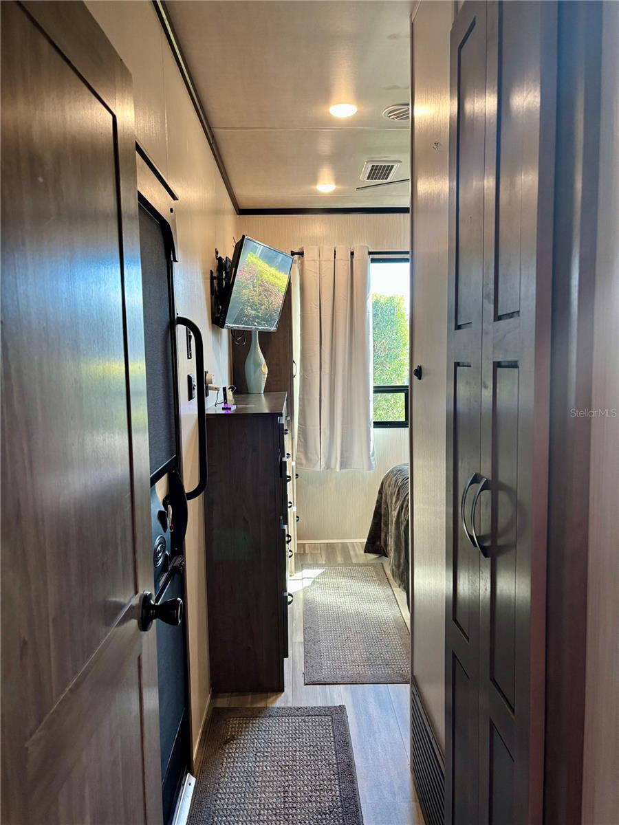 Image 26 of 36 For 3259 102nd Avenue Road