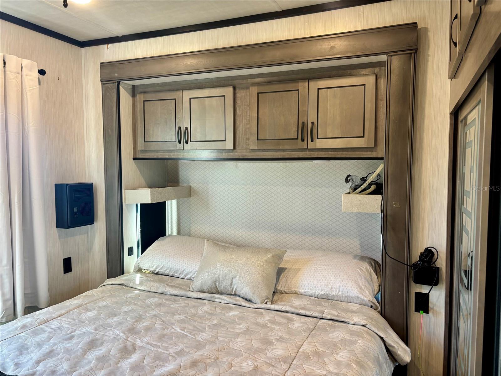 Image 28 of 36 For 3259 102nd Avenue Road