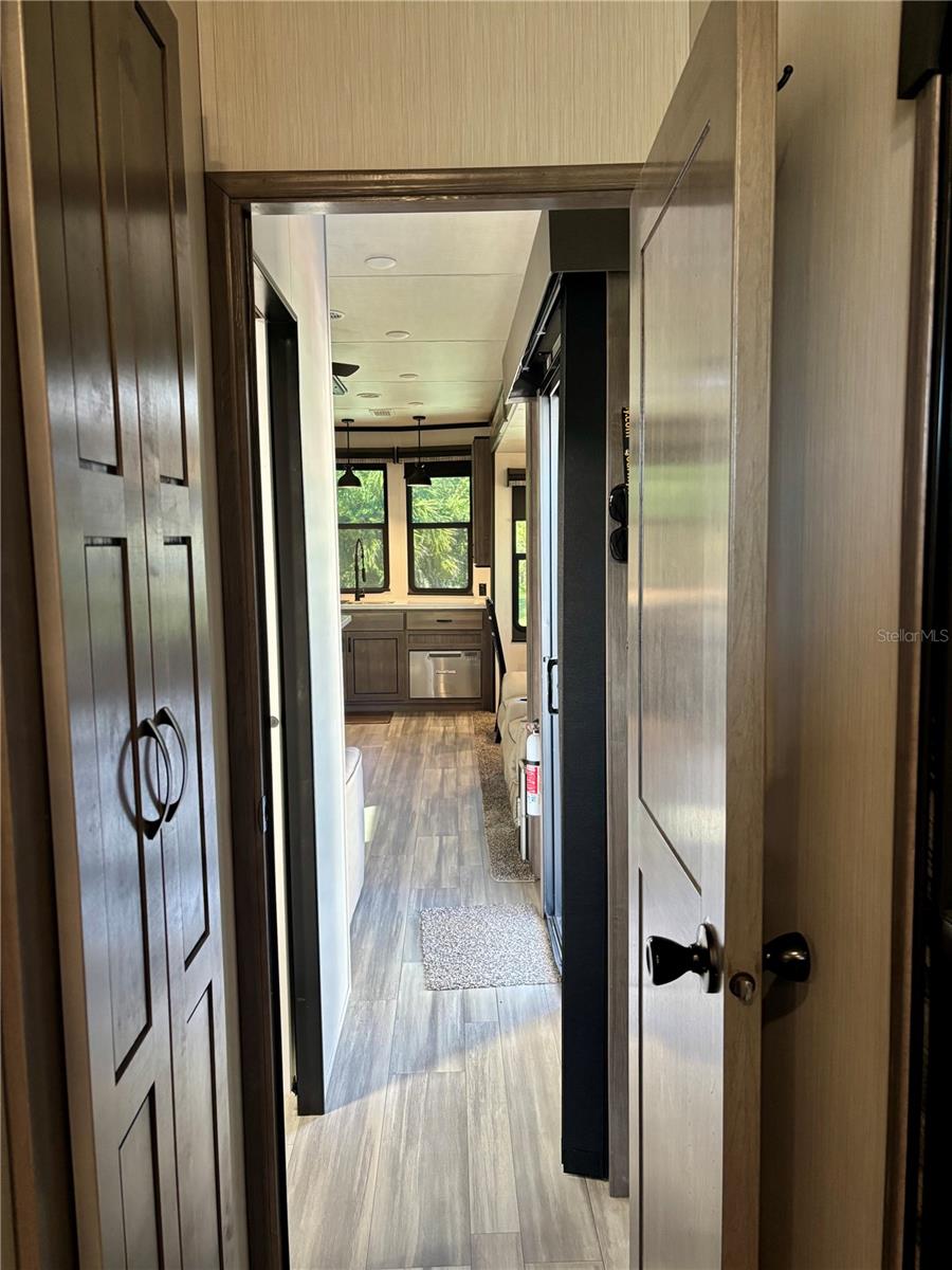 Image 32 of 36 For 3259 102nd Avenue Road