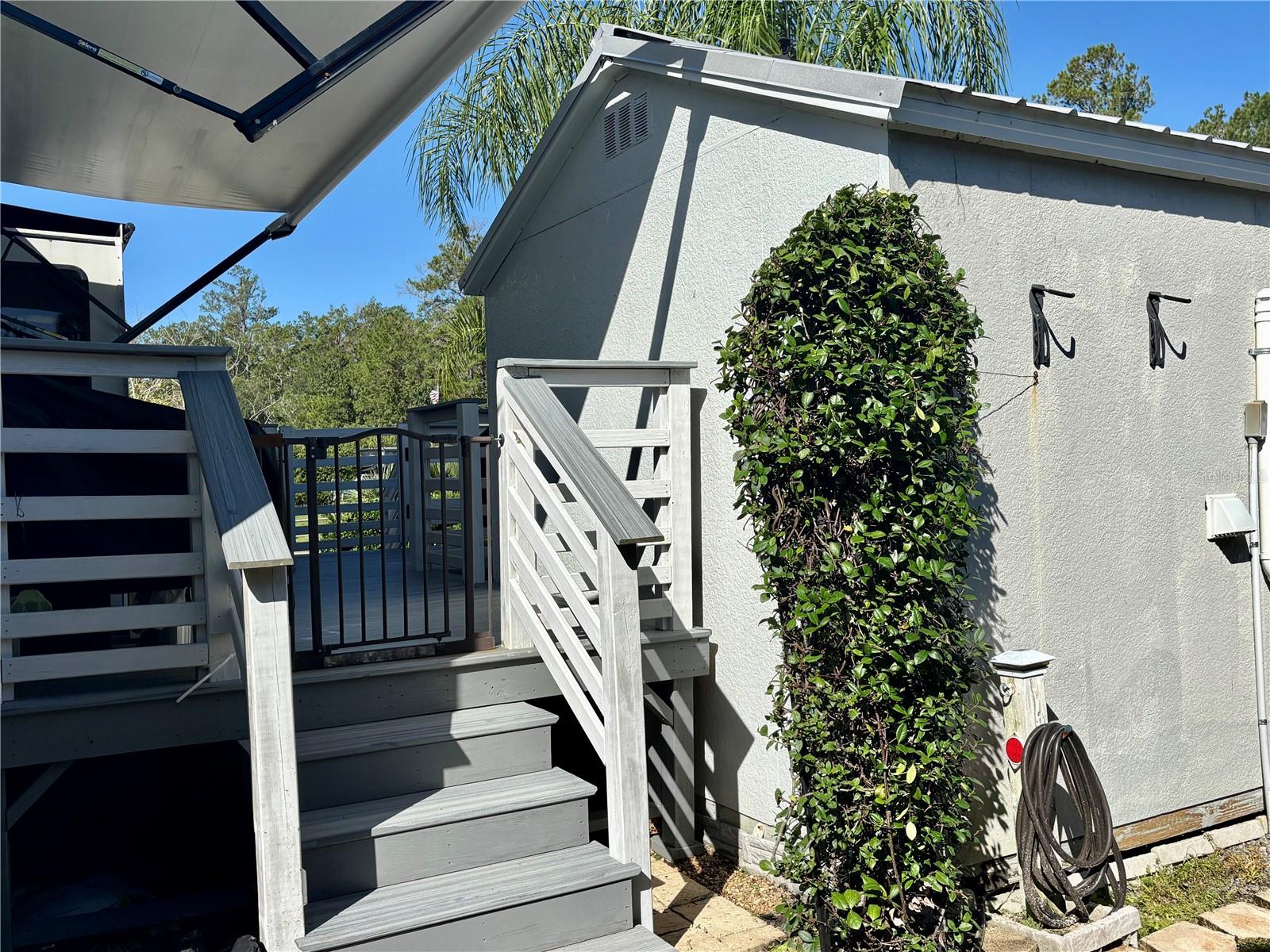 Image 8 of 36 For 3259 102nd Avenue Road