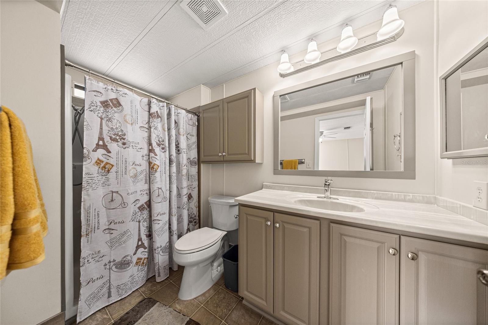 Image 16 of 31 For 712 Devon Drive