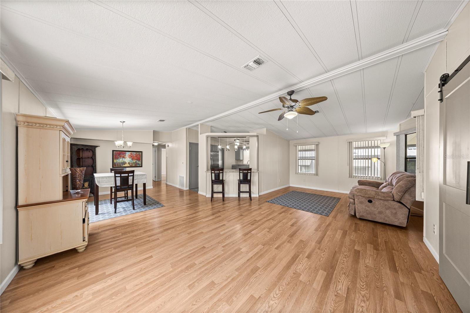 Image 7 of 31 For 712 Devon Drive