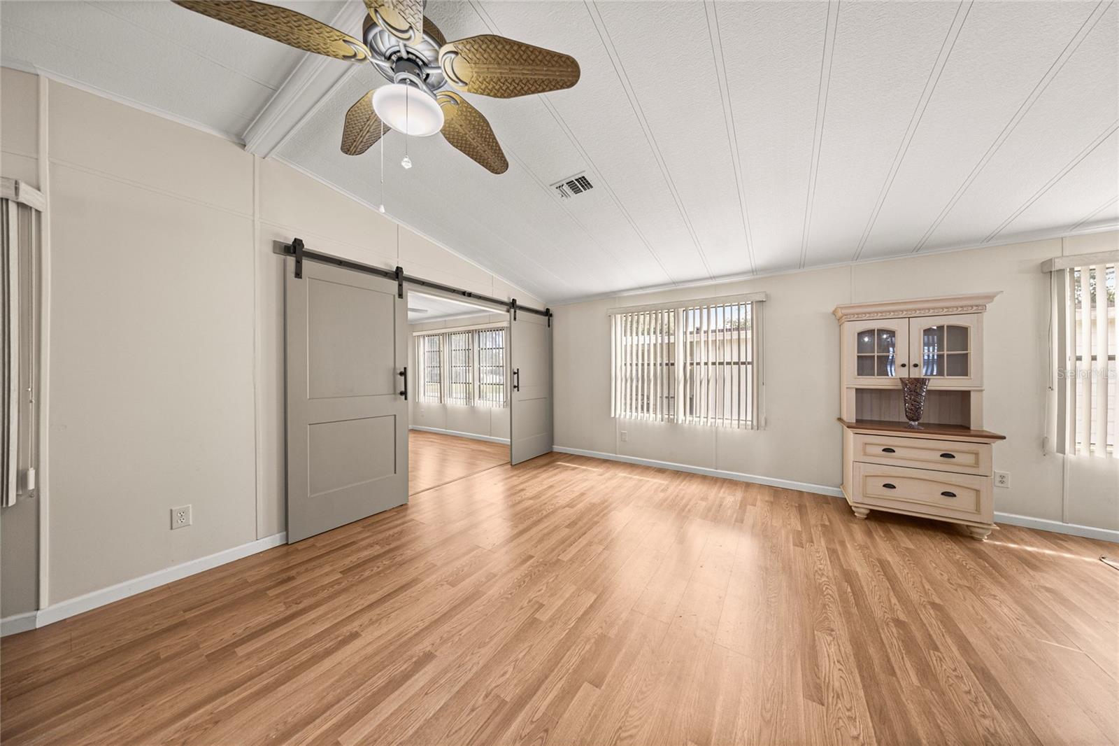 Image 9 of 31 For 712 Devon Drive