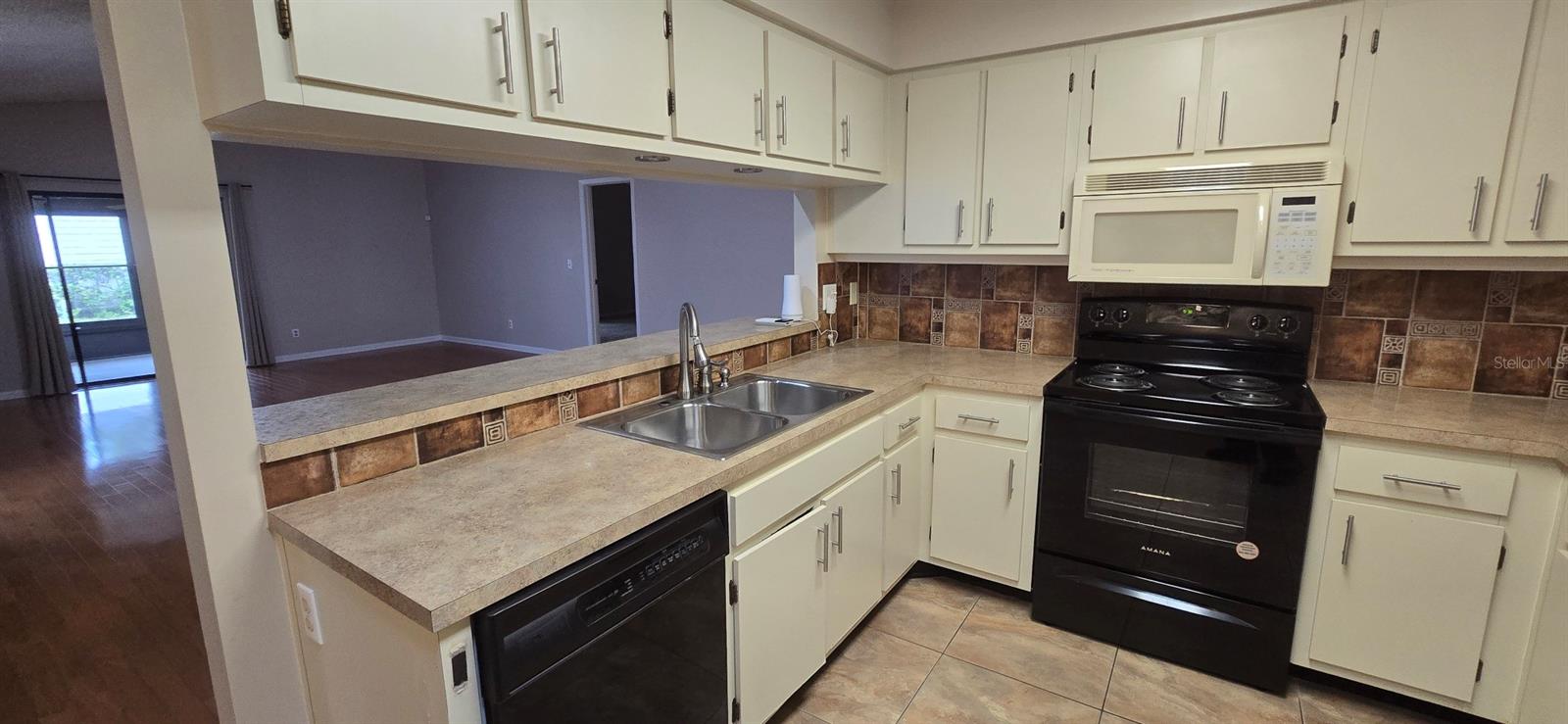 Image 4 of 16 For 1020 30th Avenue 107