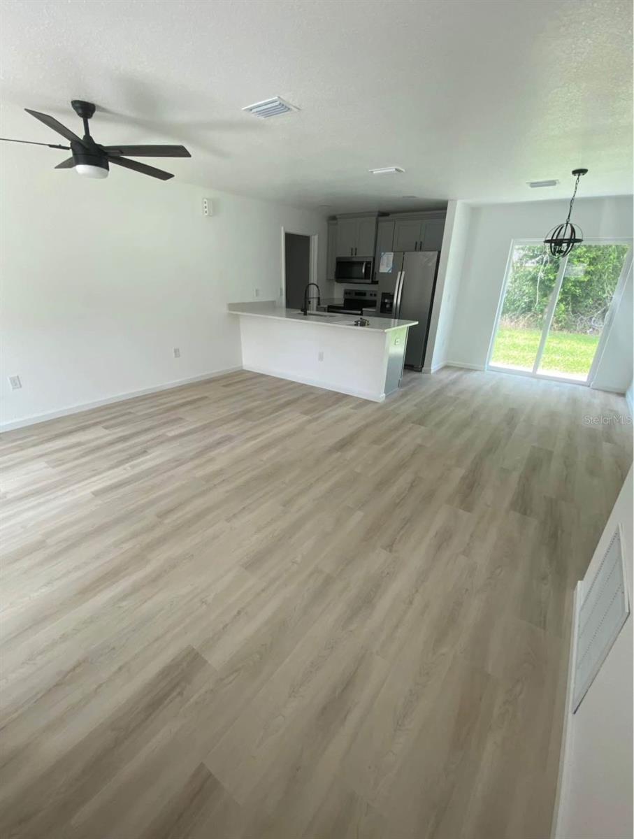 Image 4 of 15 For 5351 7th Place