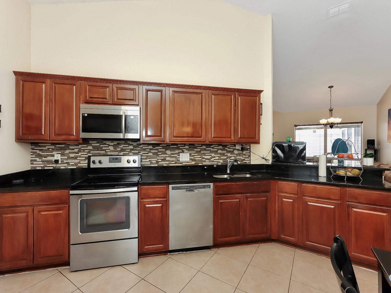 Image 12 of 36 For 8822 Kensington Court