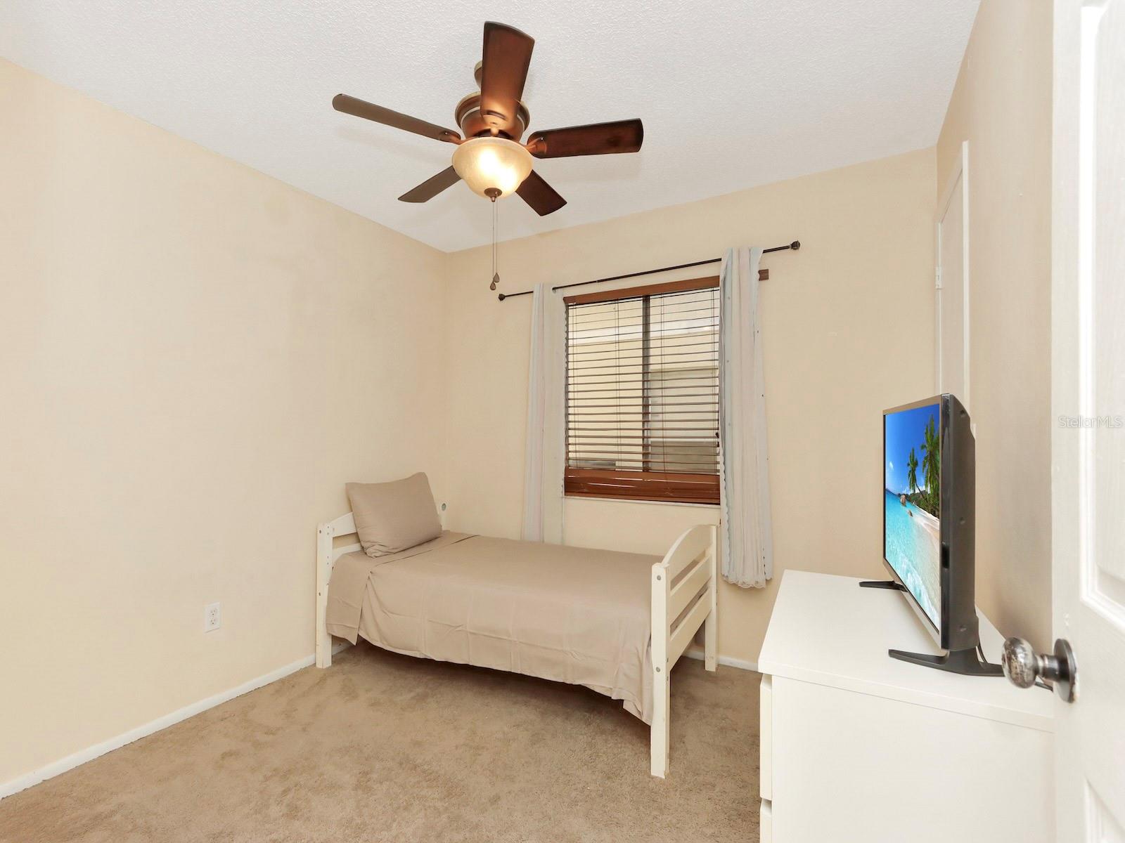 Image 18 of 36 For 8822 Kensington Court