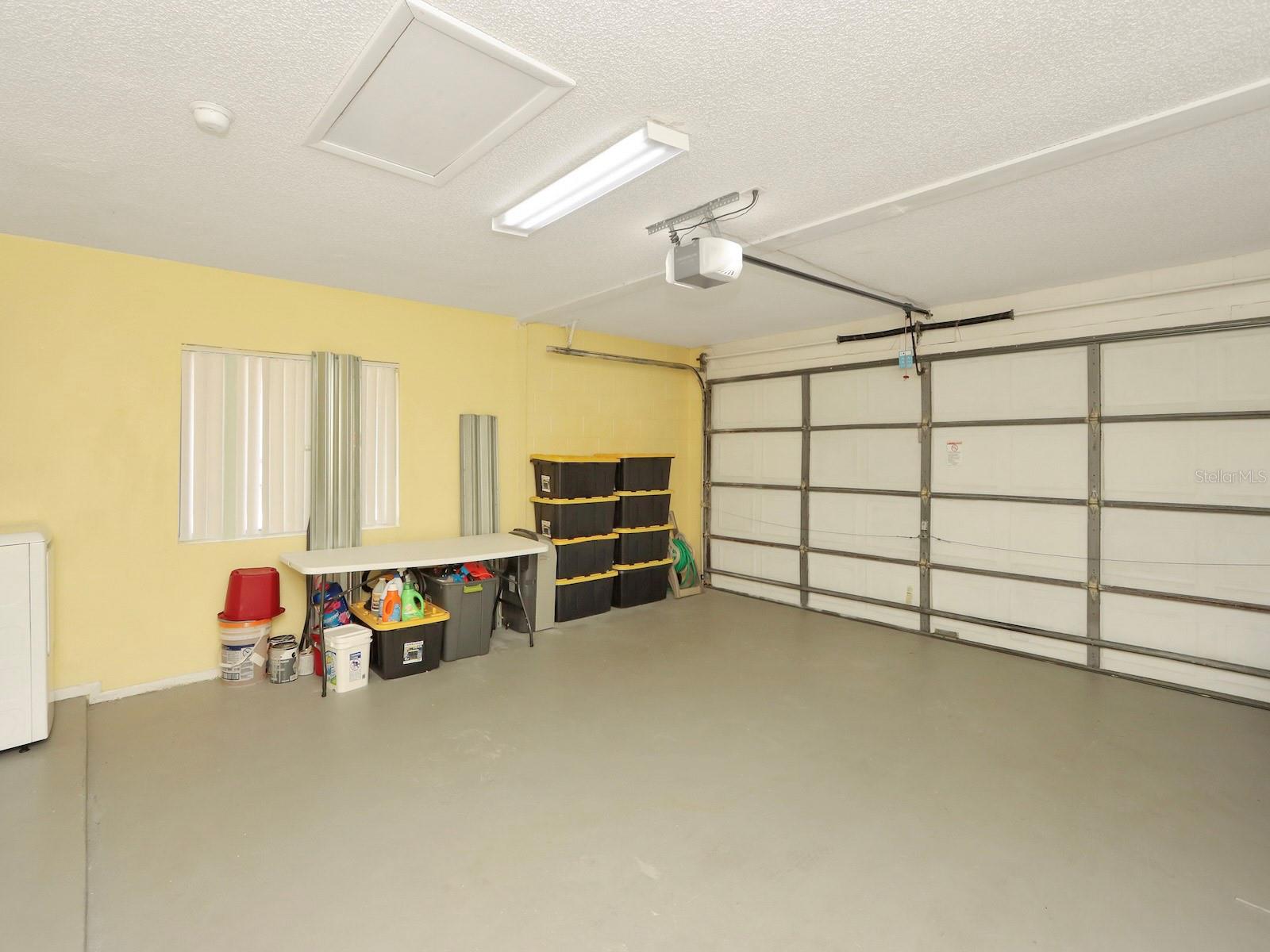 Image 19 of 36 For 8822 Kensington Court