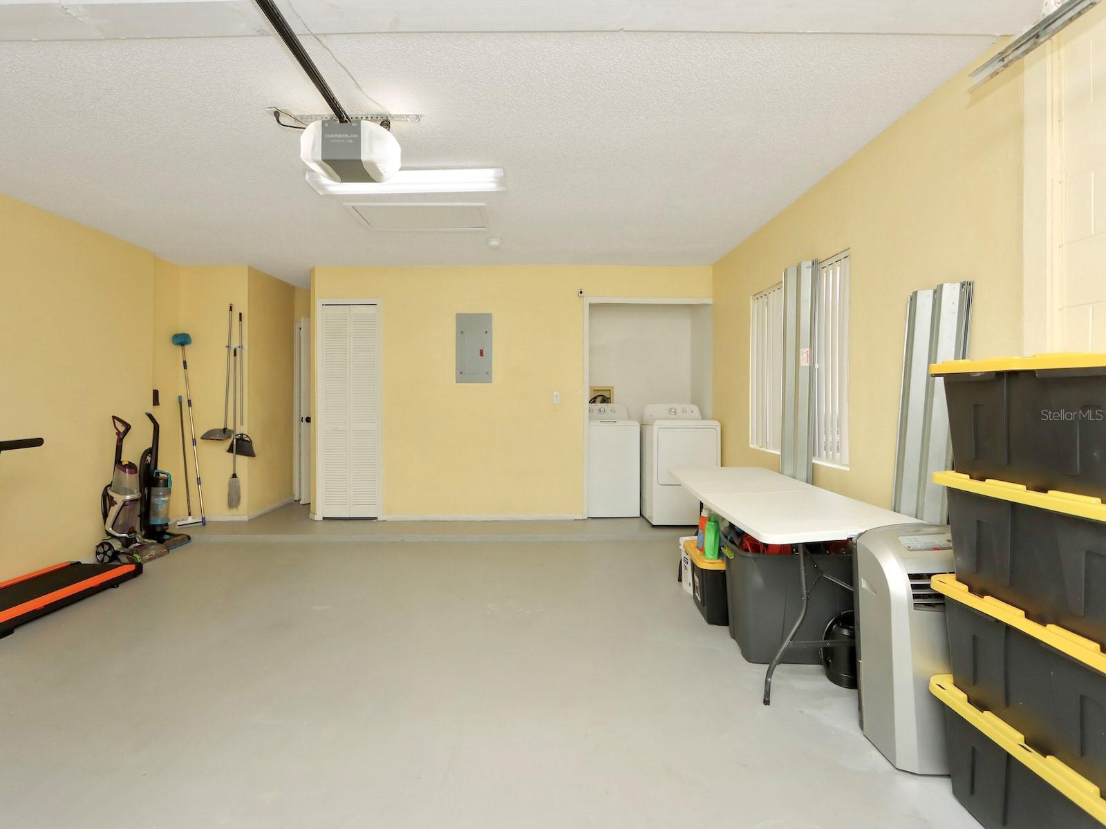 Image 20 of 36 For 8822 Kensington Court