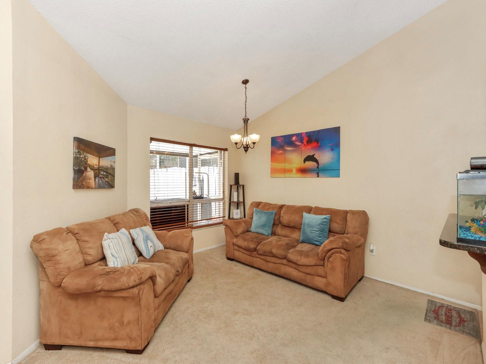 Image 6 of 36 For 8822 Kensington Court