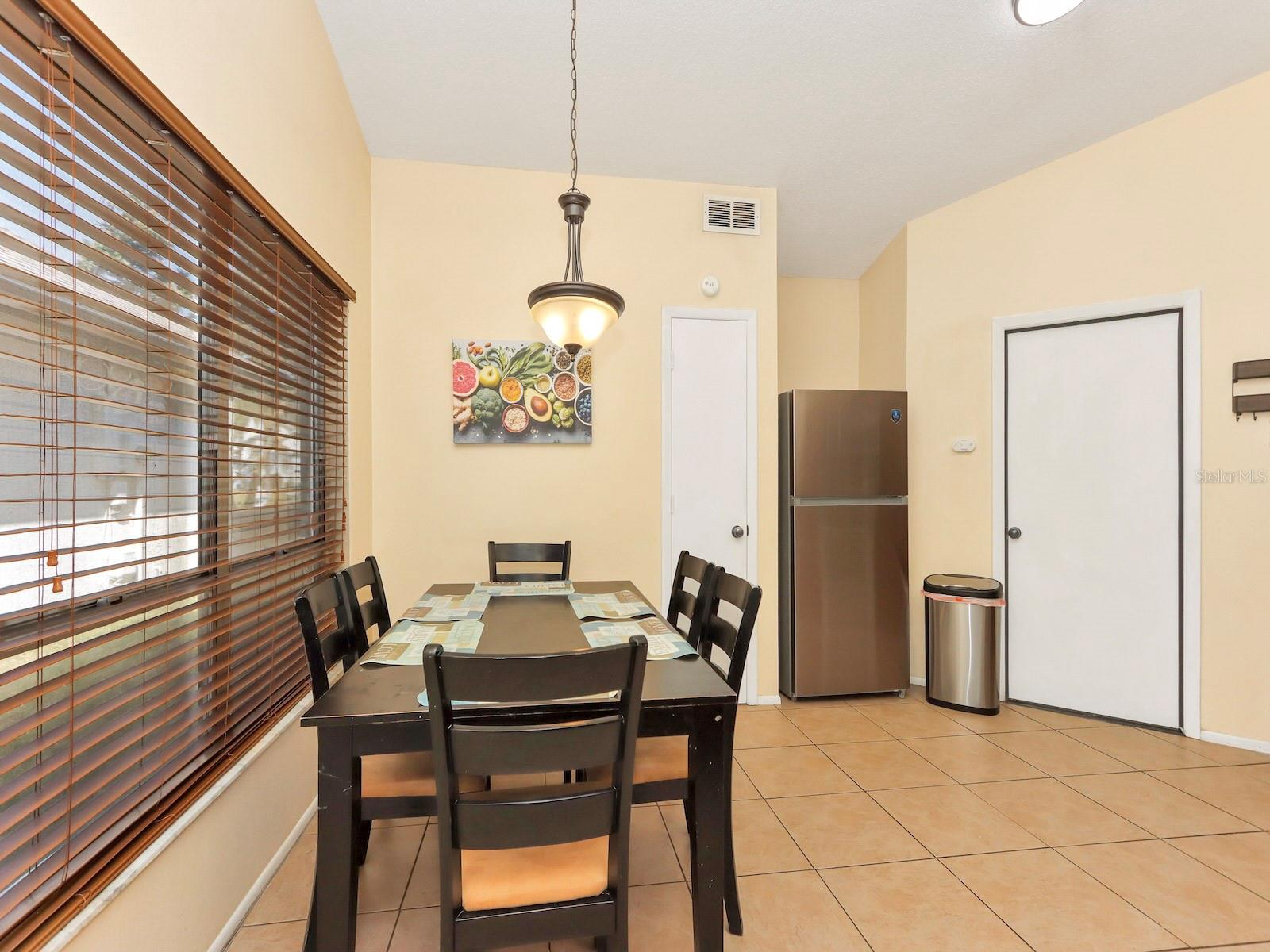 Image 9 of 36 For 8822 Kensington Court