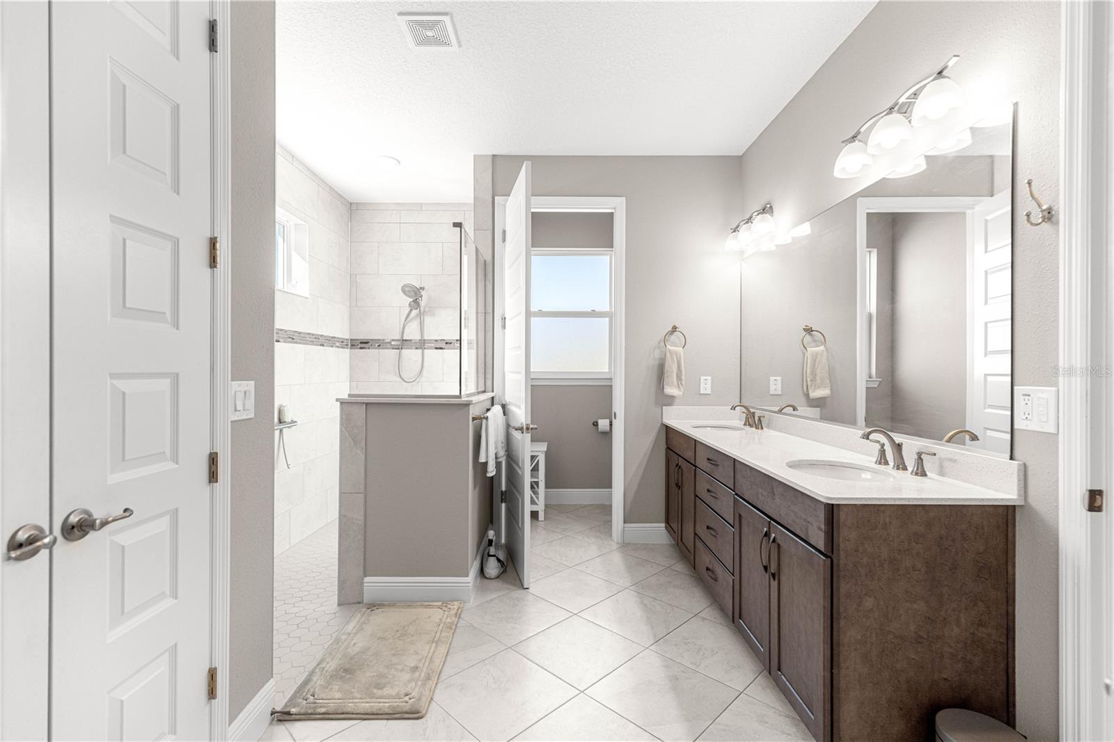 Image 34 of 52 For 8310 97th Avenue