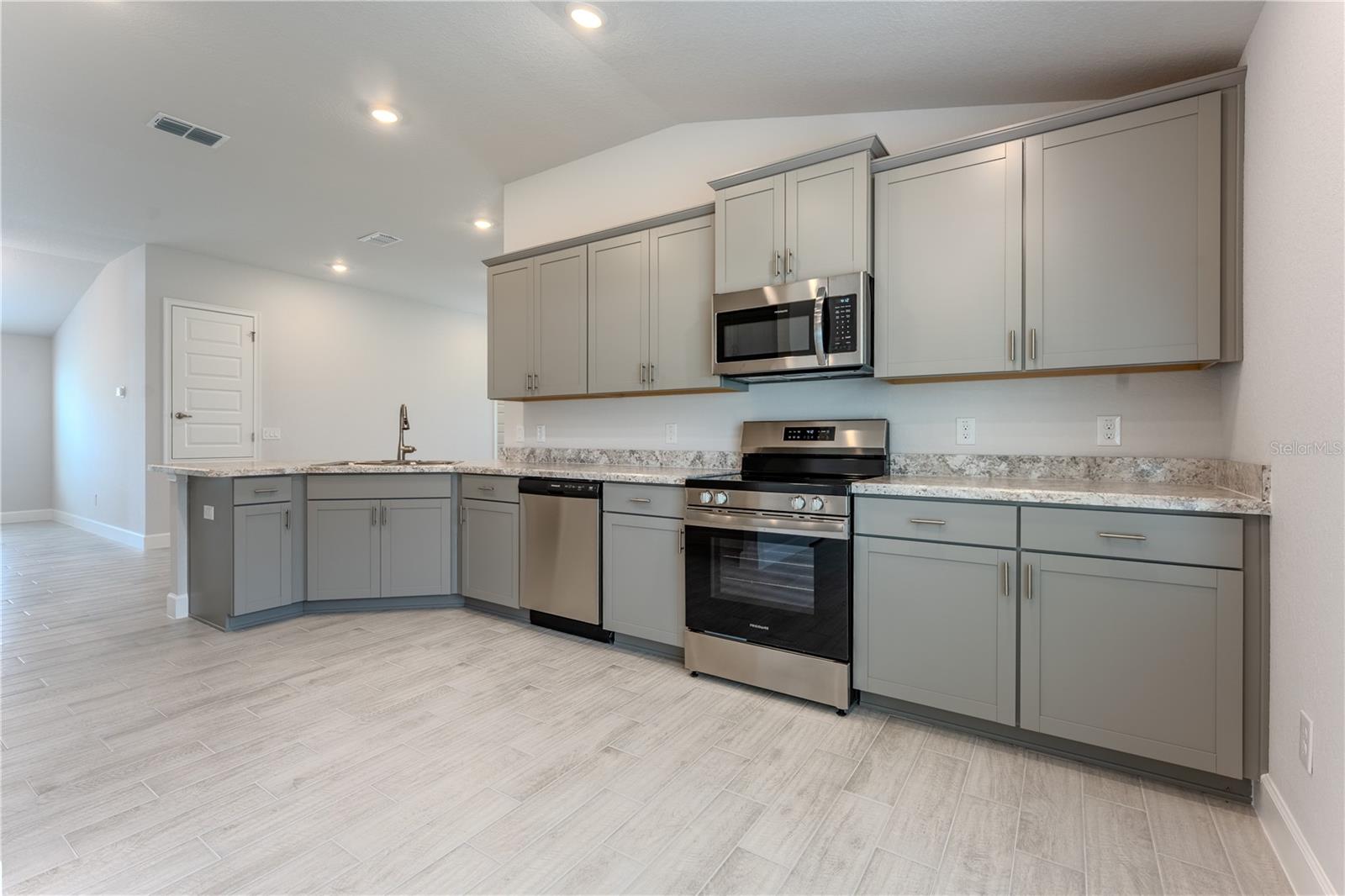 Image 11 of 18 For 3242 46th Avenue