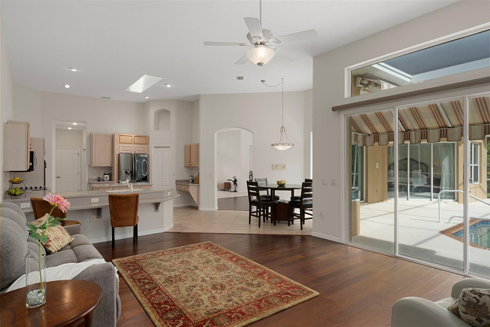 Image 24 of 93 For 576 Fenway Drive