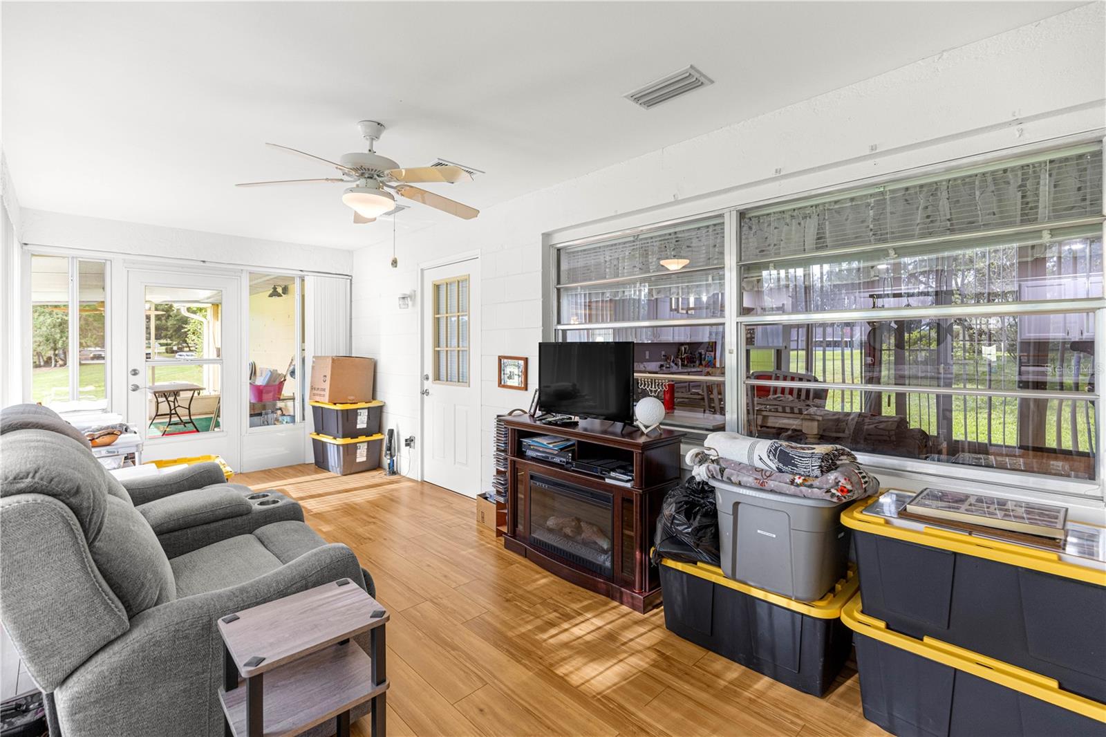 Image 20 of 50 For 9335 85th Terrace E