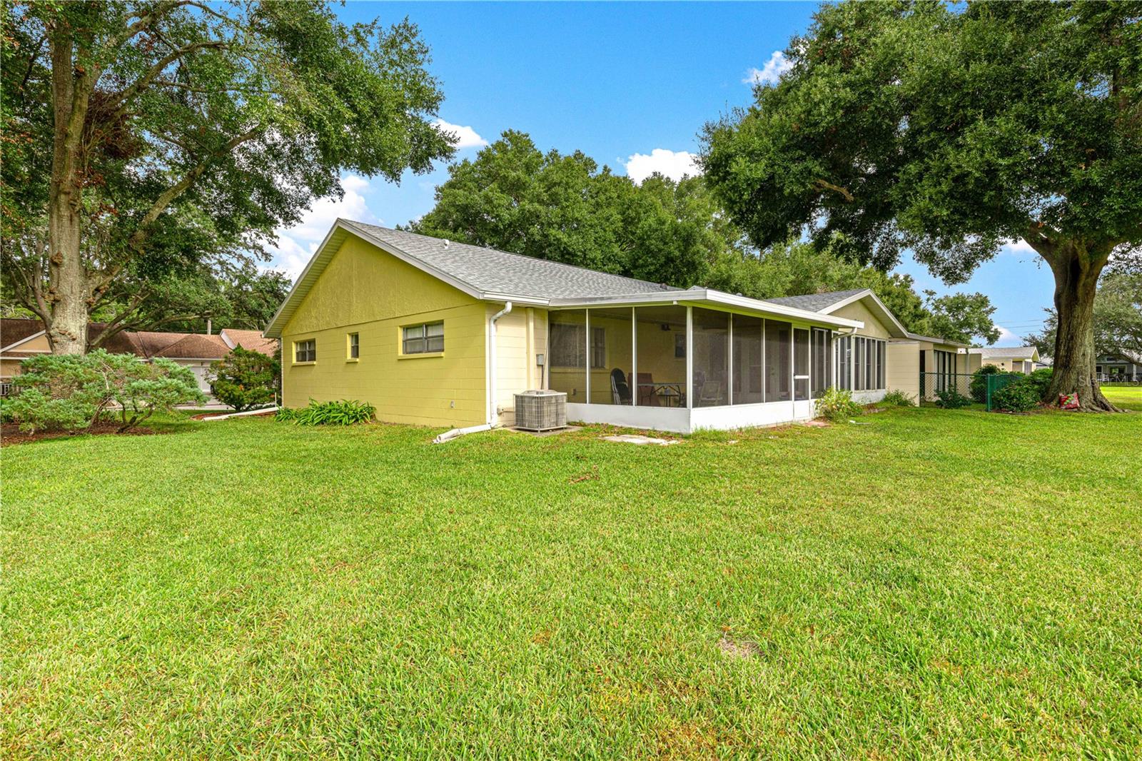 Image 41 of 50 For 9335 85th Terrace E