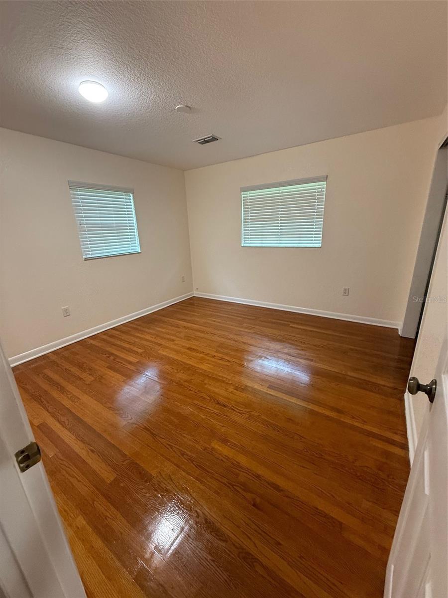 Image 7 of 13 For 3250 Lake Weir Avenue