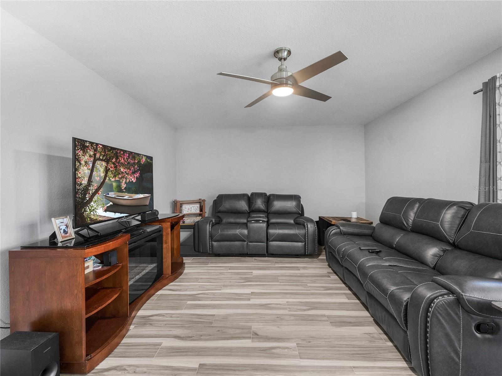 Image 9 of 26 For 622 Fairways Circle A