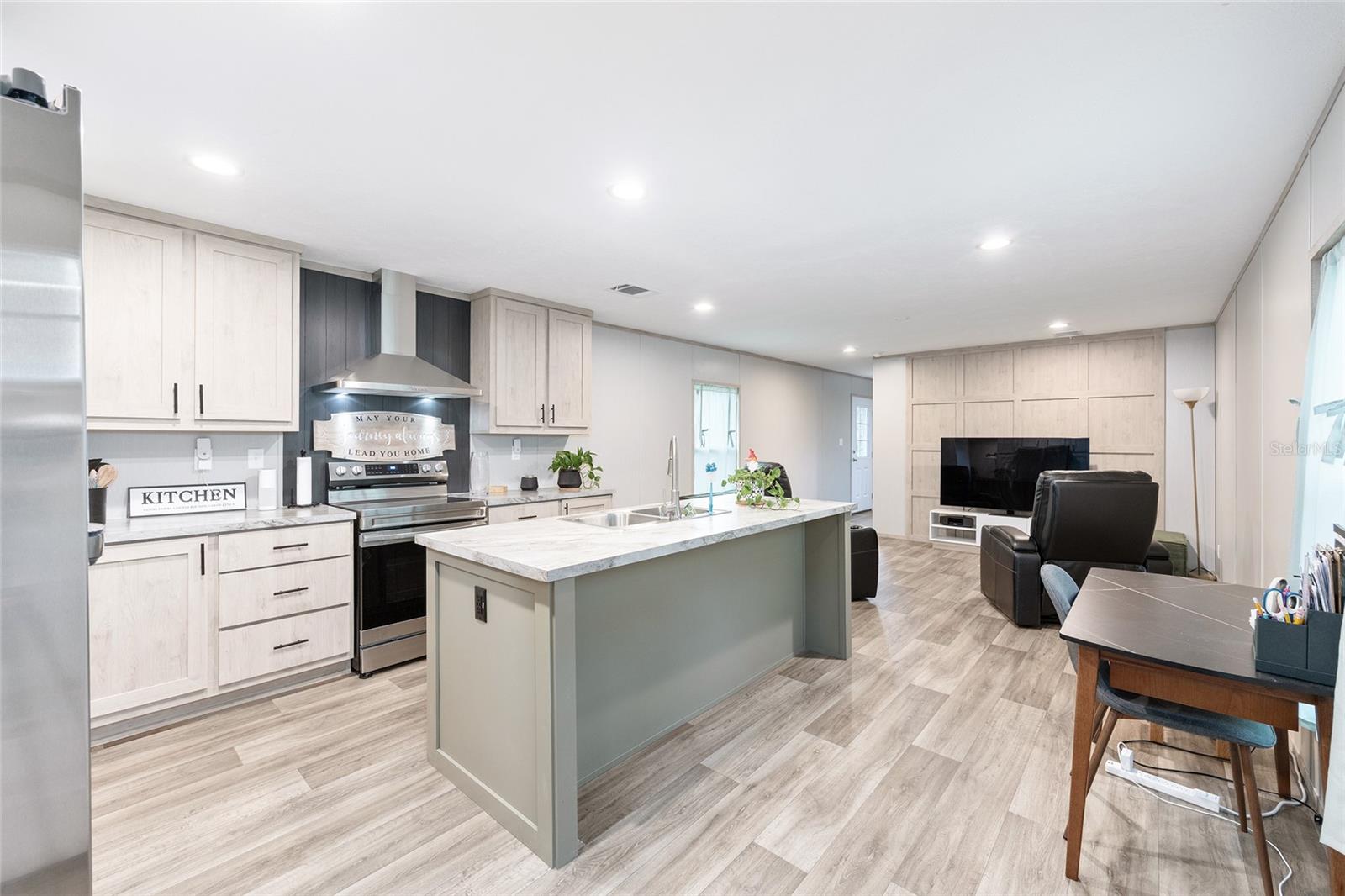 Image 11 of 57 For 14642 111th Terrace