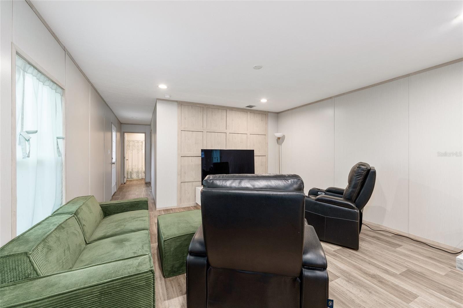 Image 19 of 57 For 14642 111th Terrace