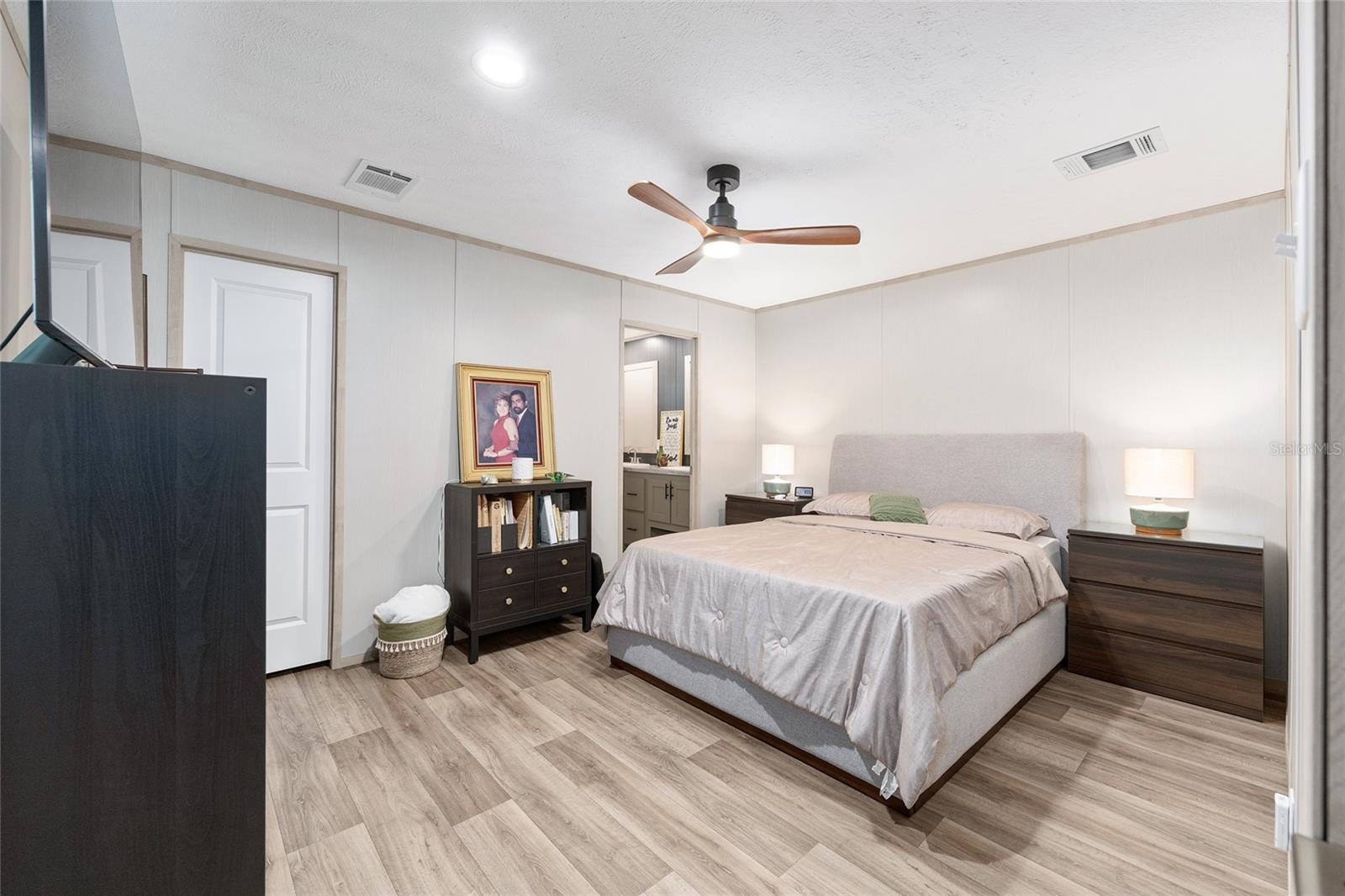 Image 22 of 57 For 14642 111th Terrace