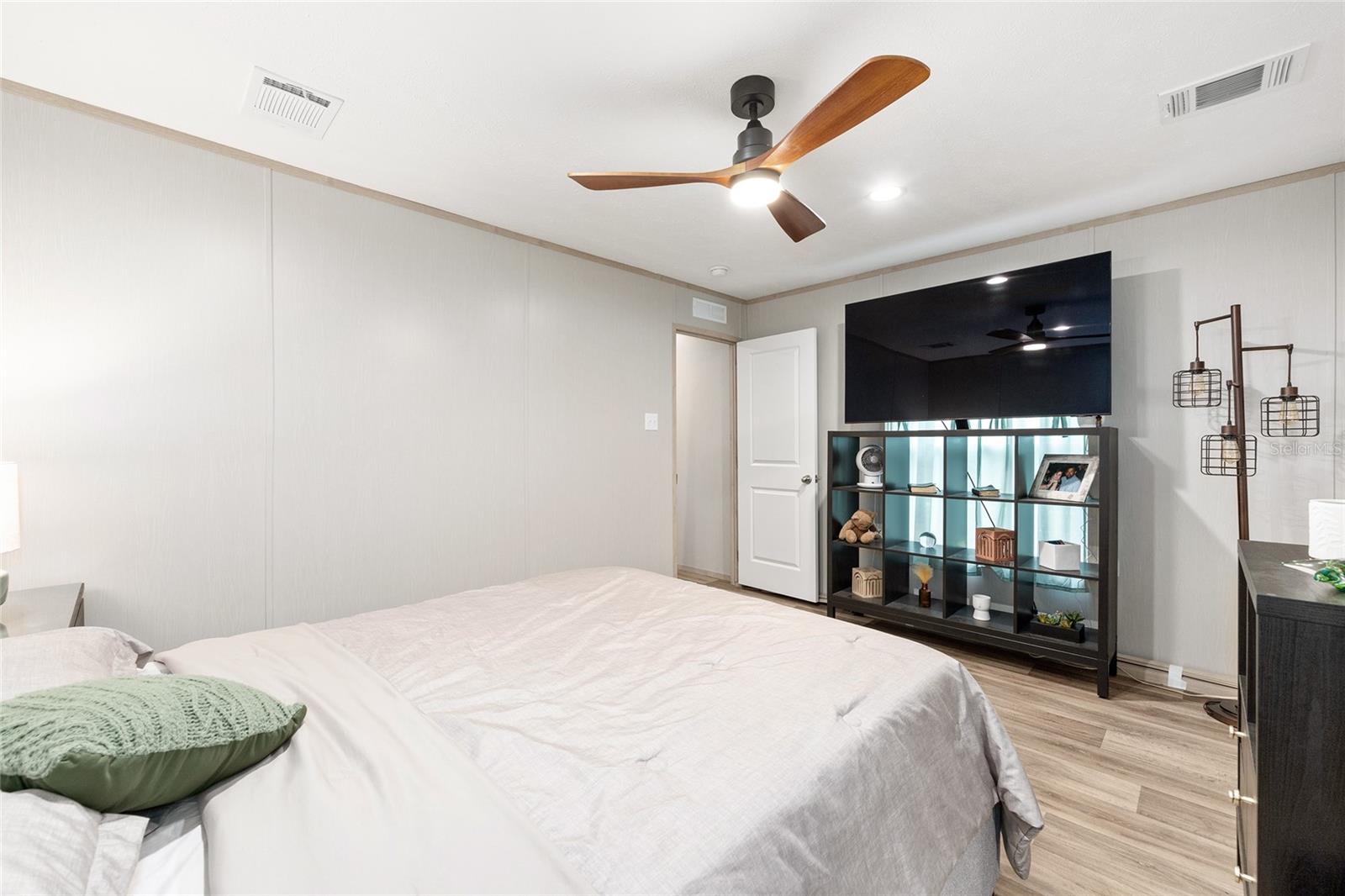 Image 23 of 57 For 14642 111th Terrace