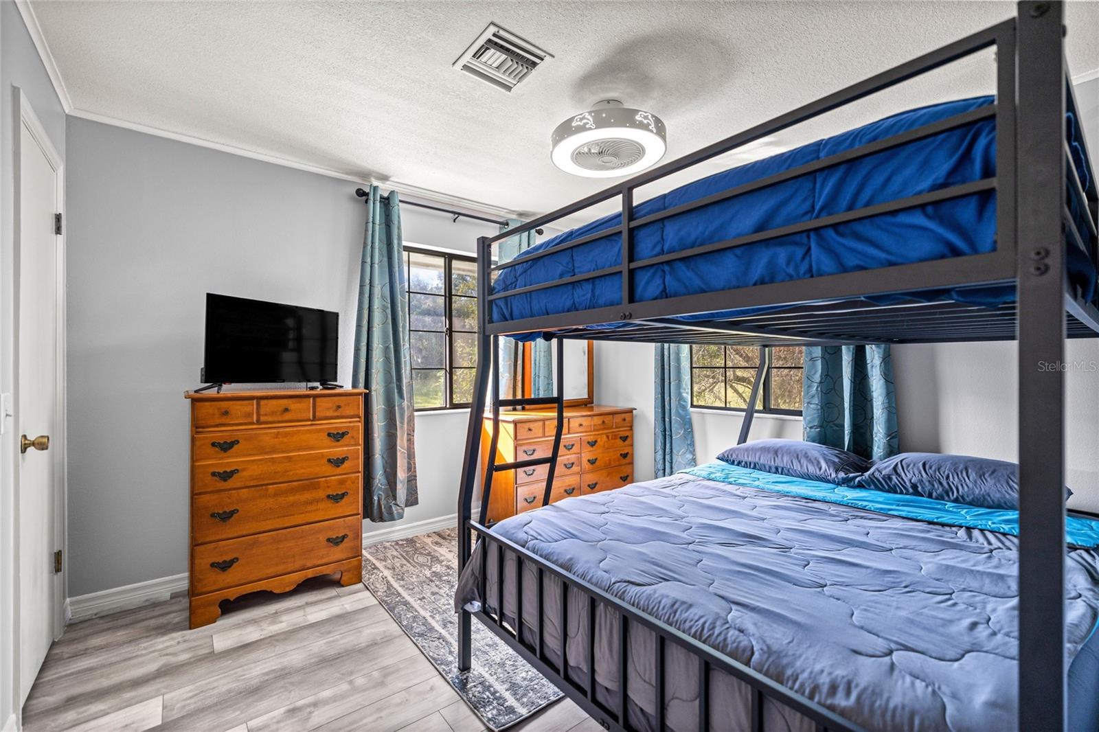 Image 38 of 83 For 10245 105th Street