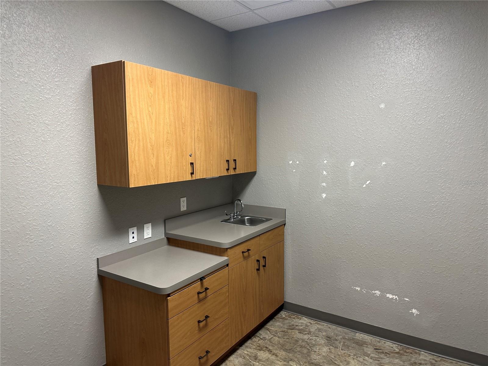 Image 16 of 21 For 1720 16th Avenue 300