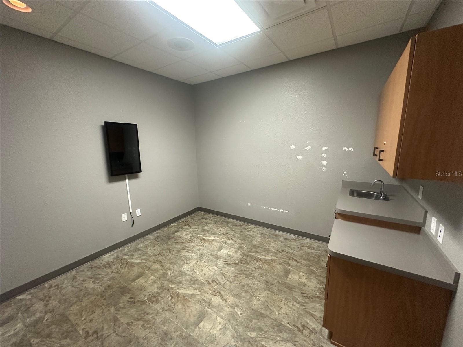 Image 17 of 21 For 1720 16th Avenue 300