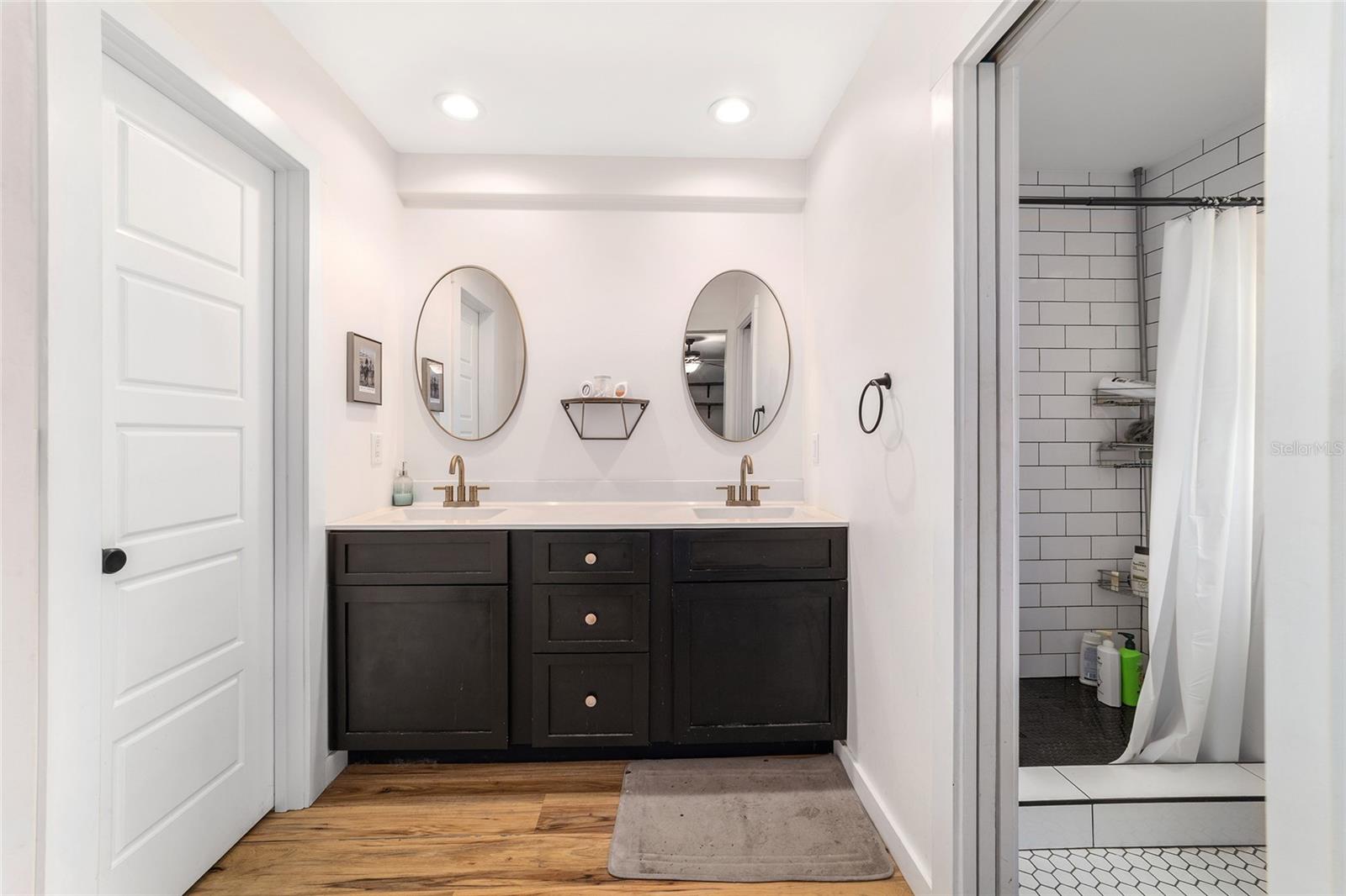 Image 37 of 58 For 1761 38th Avenue