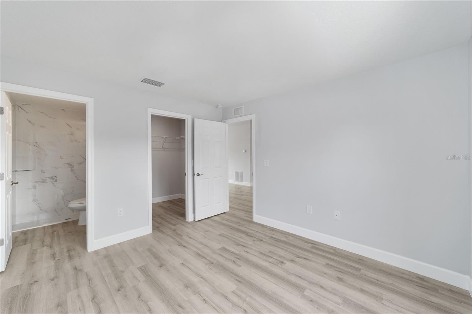 Image 21 of 37 For 13285 113th Place