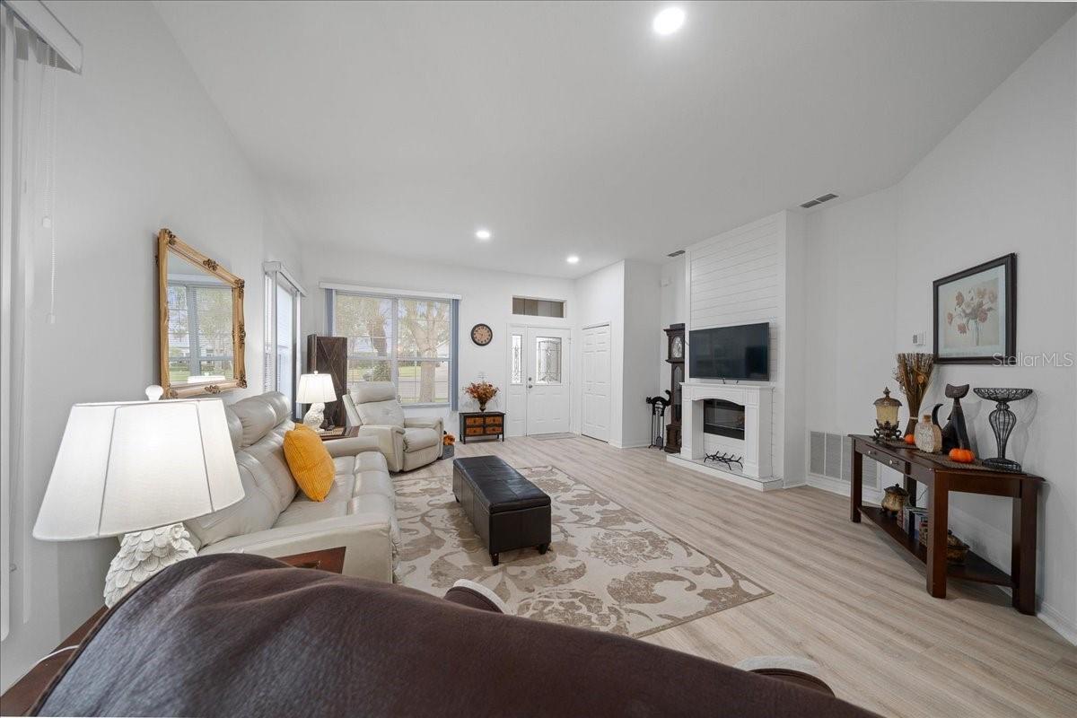 Image 13 of 58 For 25008 Cypress Pond Court