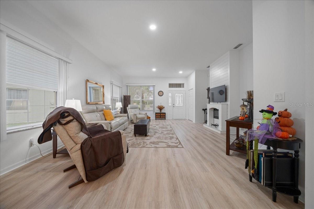 Image 14 of 58 For 25008 Cypress Pond Court