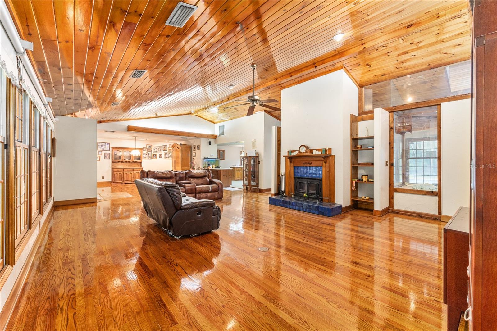 Image 10 of 42 For 6641 19th Avenue Road