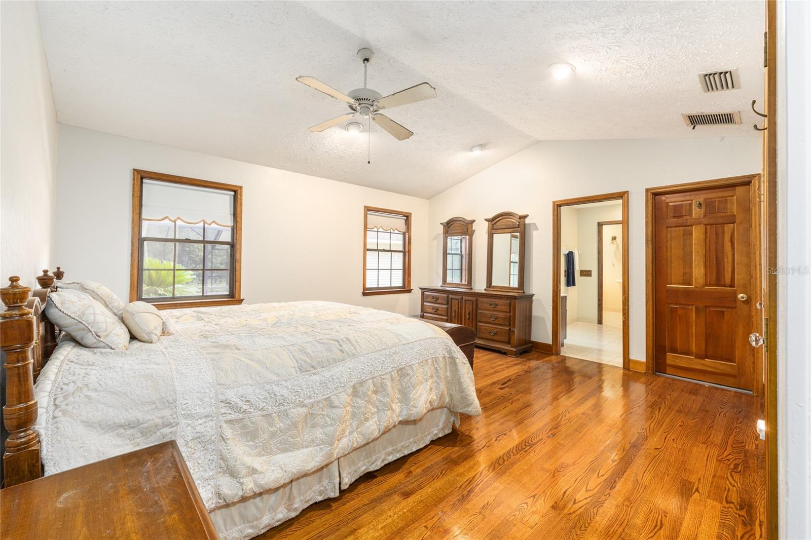 Image 17 of 42 For 6641 19th Avenue Road