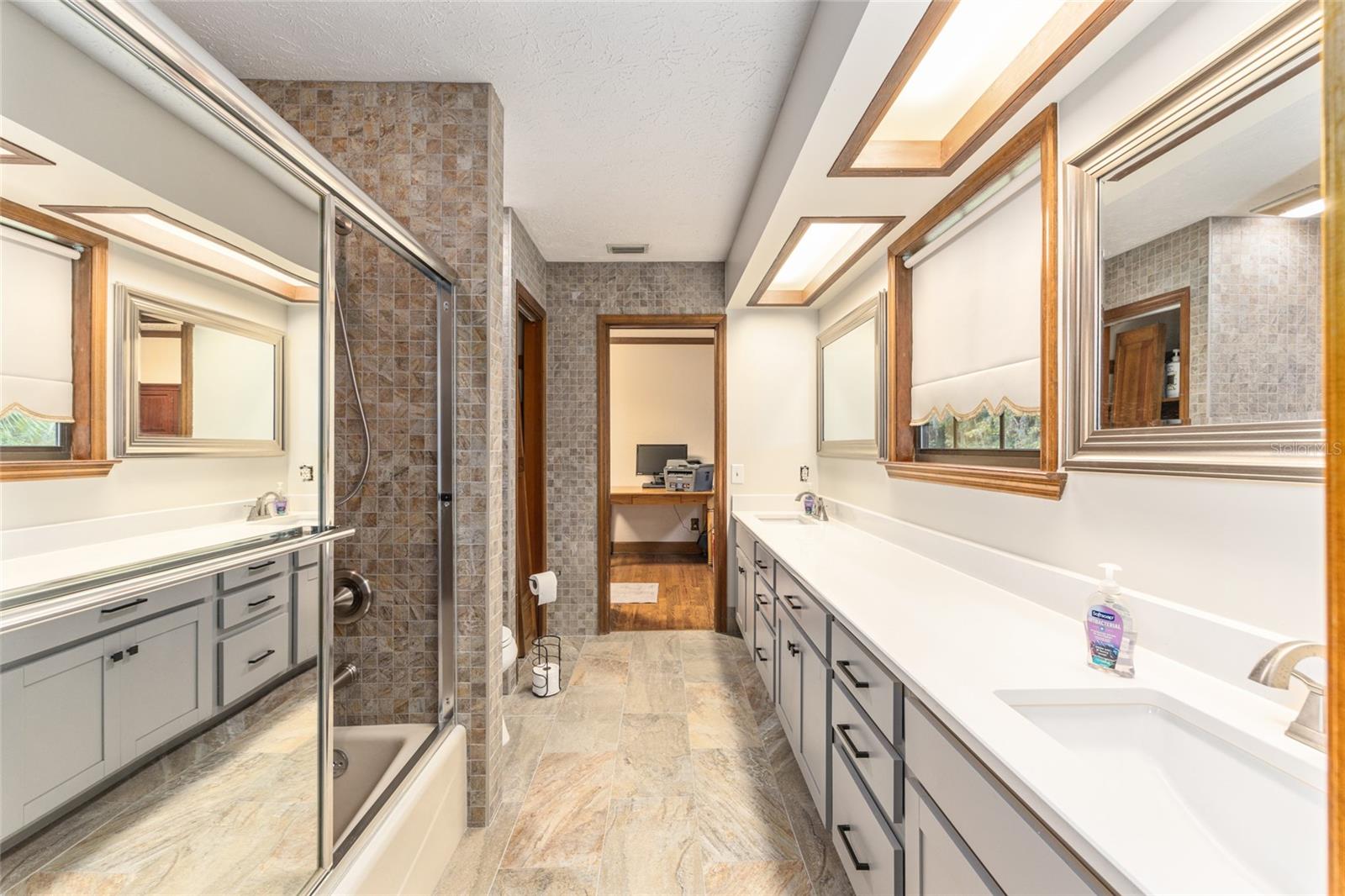 Image 22 of 42 For 6641 19th Avenue Road