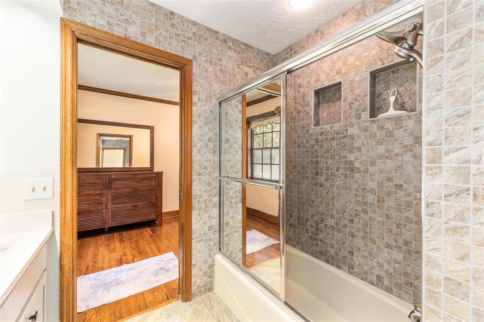 Image 23 of 42 For 6641 19th Avenue Road