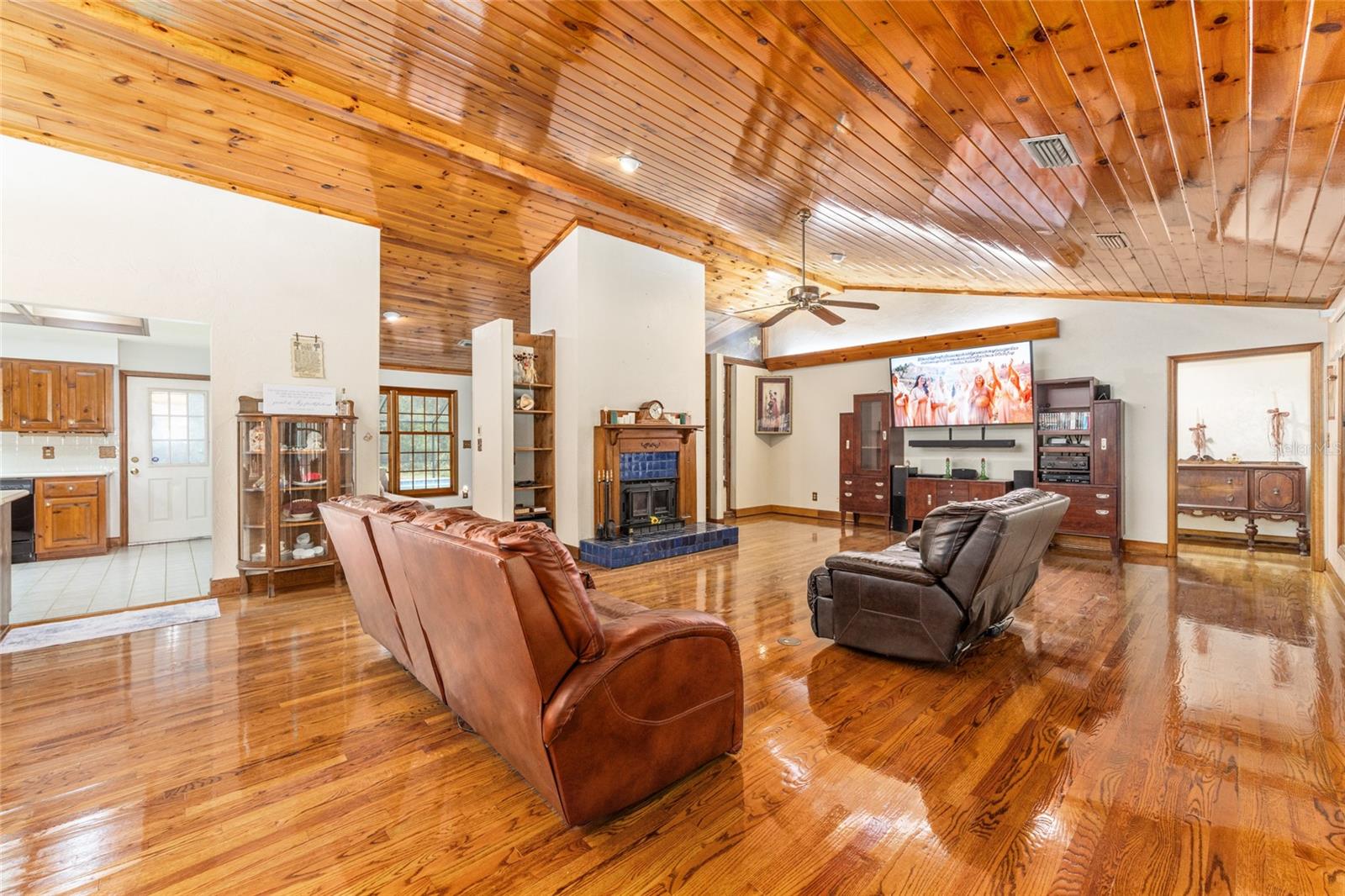 Image 9 of 42 For 6641 19th Avenue Road