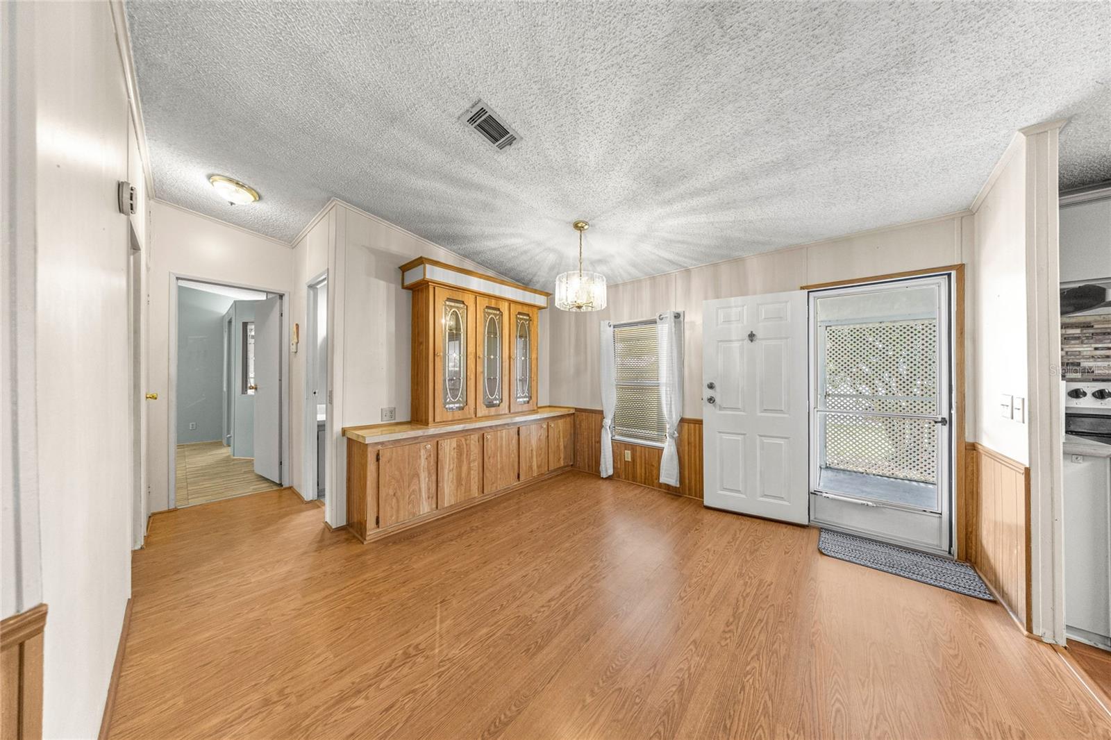 Image 12 of 39 For 6366 84th Lane