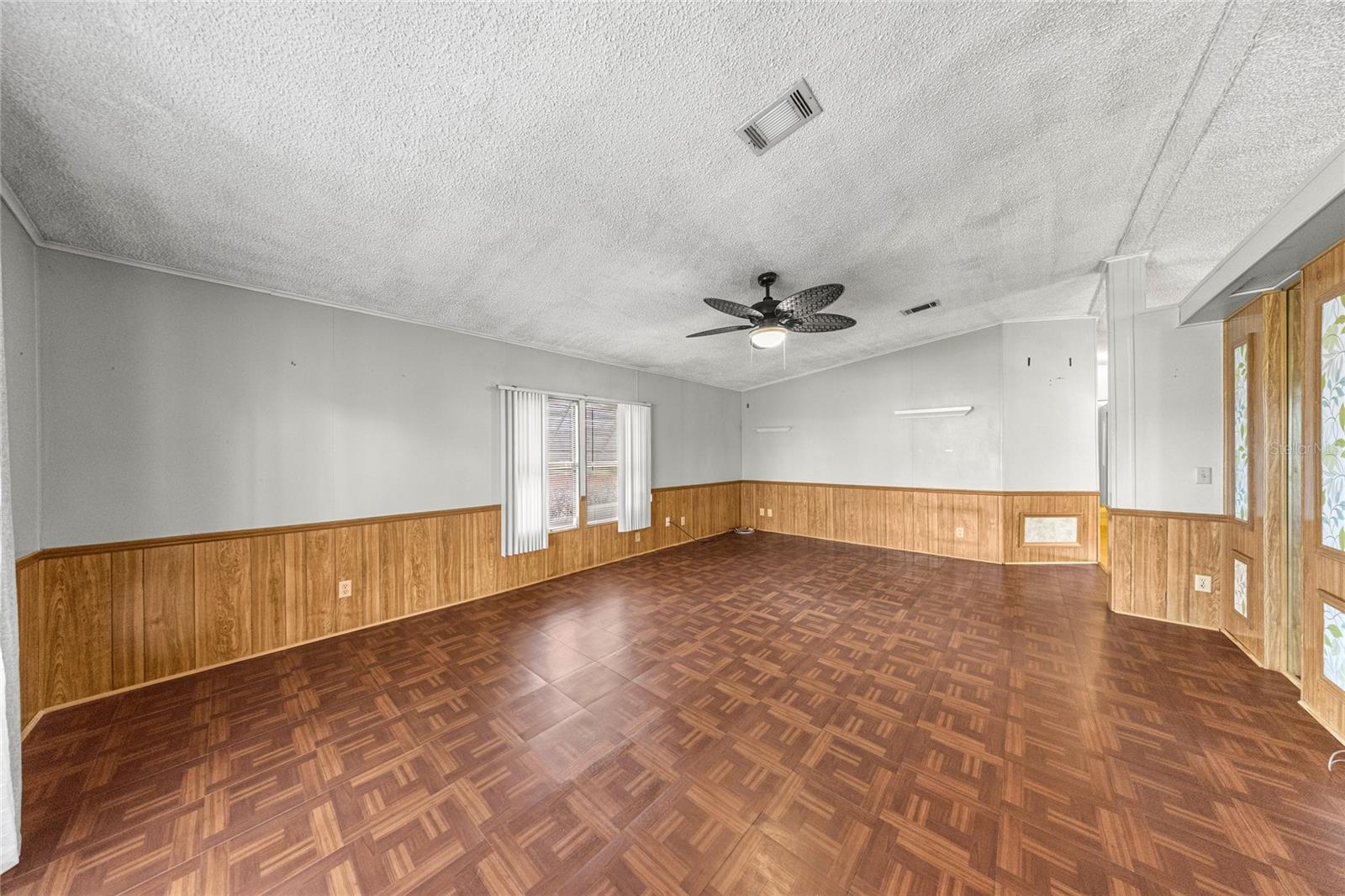 Image 9 of 39 For 6366 84th Lane