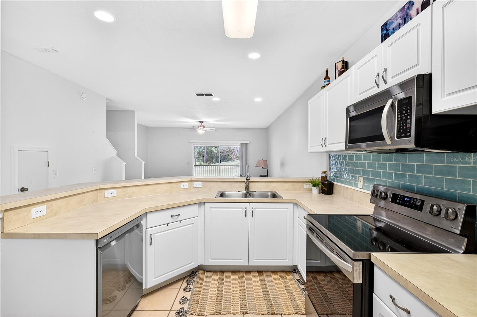 Image 5 of 23 For 13200 Newberry Road 80